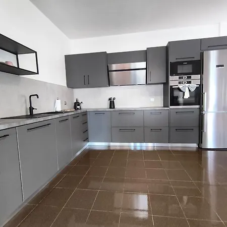 Downtown Luxury Apartmán *